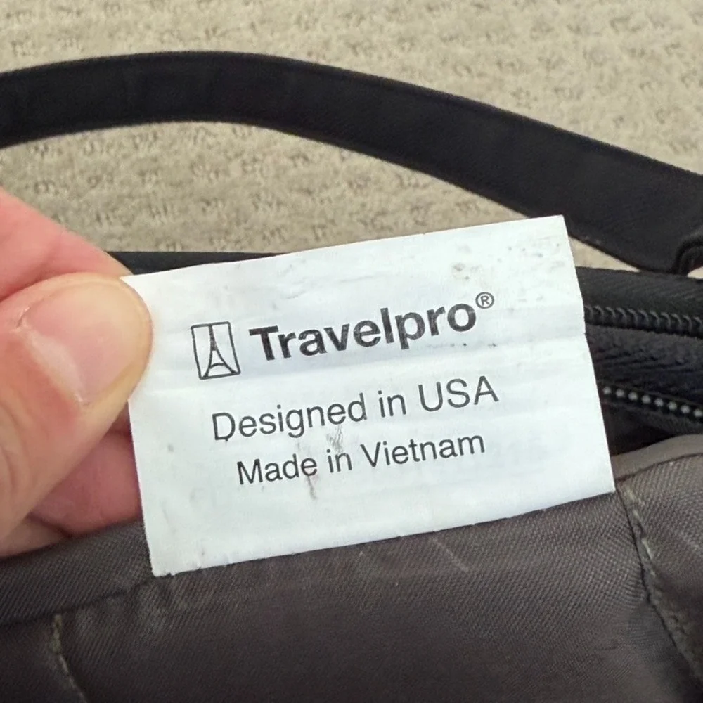Travelpro FlightCrew5 City Tote Computer Bag Padded Laptop slot 14 x 15 x 6.5